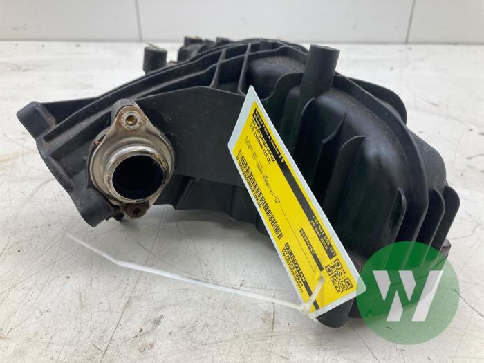 Używane Kolektor dolotowy Volkswagen Tiguan (5N1/2) 2.0 TDI 16V 4Motion Cena € 36,75 Procedura marży oferowane przez Wessel Parts & Service B.V.