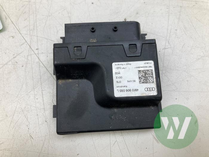 Usagé Module pompe carburant Audi A4 Allroad Quattro (B9) 3.0 50 TDI Mild hybrid V6 24V Prix € 51,45 Règlement à la marge proposé par Wessel Parts & Service B.V.