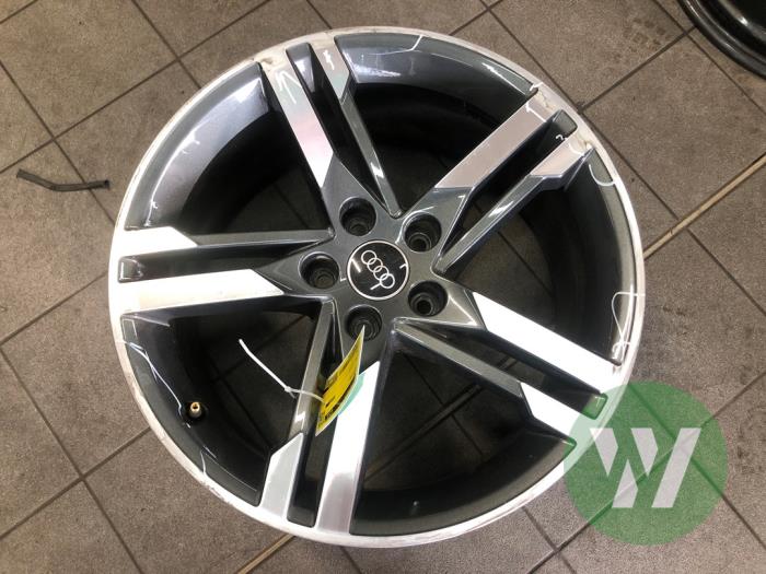 Używane Obrecz Audi A4 Quattro (B9) 2.0 40 TDI Mild Hybrid 16V Cena € 156,45 Procedura marży oferowane przez Wessel Parts & Service B.V.