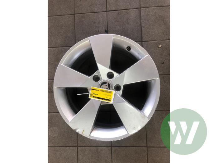 Używane Obrecz Skoda Octavia Cena € 156,45 Procedura marży oferowane przez Wessel Parts & Service B.V.