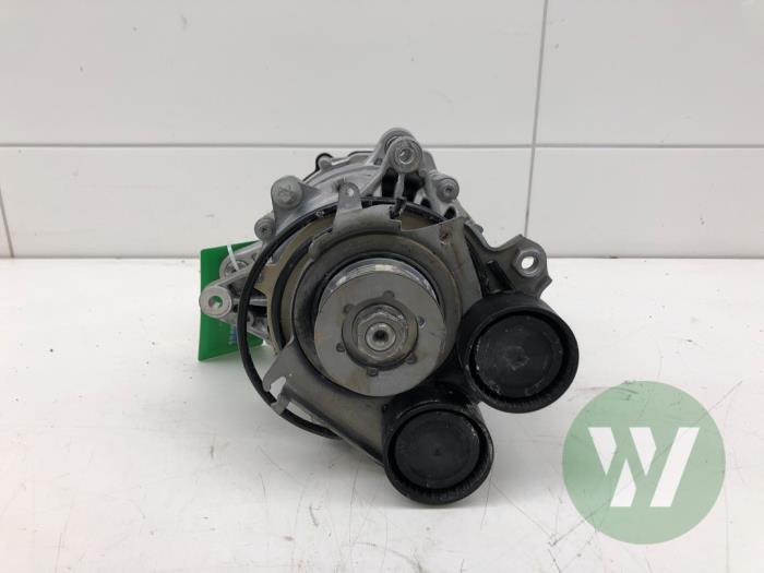Gebrauchte Dynamo Mercedes CLA Shooting Brake (118.6) 1.3 CLA-200 Turbo 16V Mild Hybrid Preis € 523,95 Margenregelung angeboten von Wessel Parts & Service B.V.