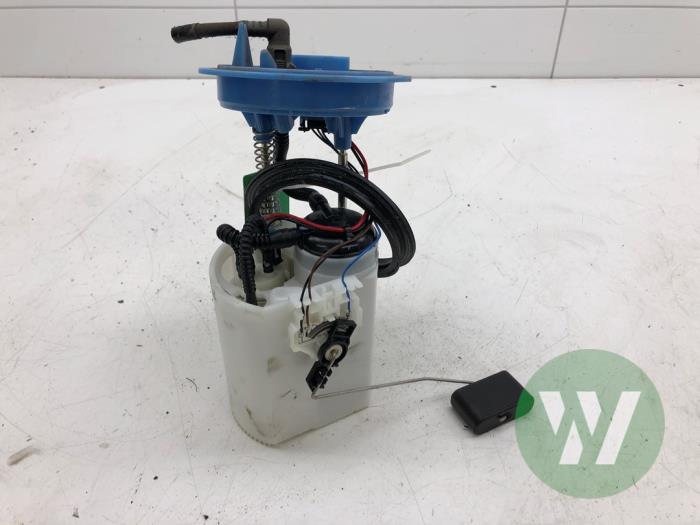 Usagé Pompe à carburant Volkswagen Golf Sportsvan (AUVS) 1.5 TSI Evo BlueMotion 16V Prix € 36,75 Règlement à la marge proposé par Wessel Parts & Service B.V.