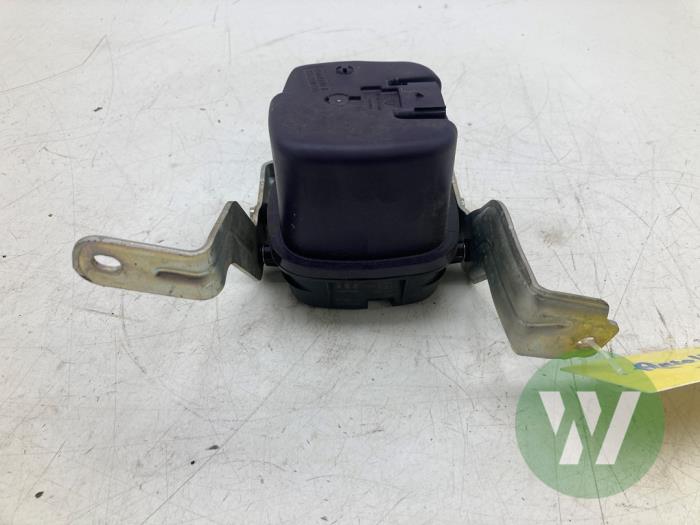 Gebrauchte VESS-Lautsprecher Toyota ProAce Max Preis € 51,45 Margenregelung angeboten von Wessel Parts & Service B.V.