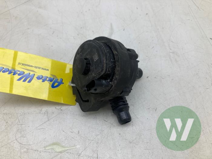 Begagnade Extra vattenpump BMW X1 (U11) xDrive 30e 1.5 TwinPower Turbo 12V Pris € 131,25 Marginaltabell erbjuds av Wessel Parts & Service B.V.