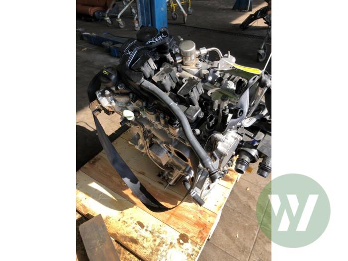 Motor van een Opel Astra L Sports Tourer (F4/FC/FN/FR) 1.2 Turbo 130 12V 2024