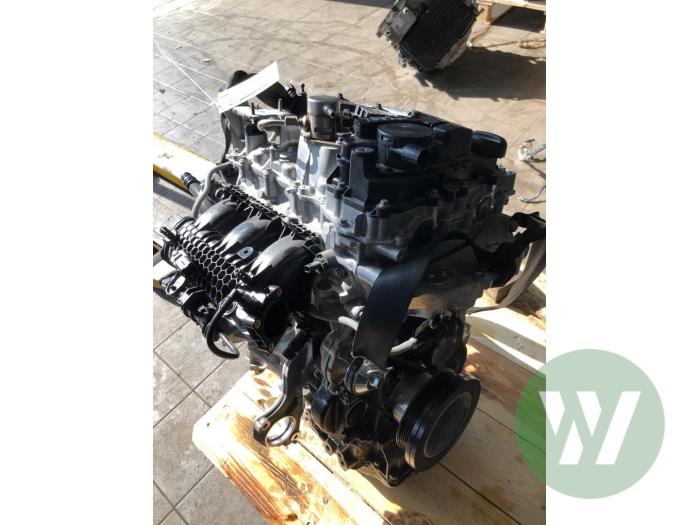 Motor van een Opel Astra L Sports Tourer (F4/FC/FN/FR) 1.2 Turbo 130 12V 2024