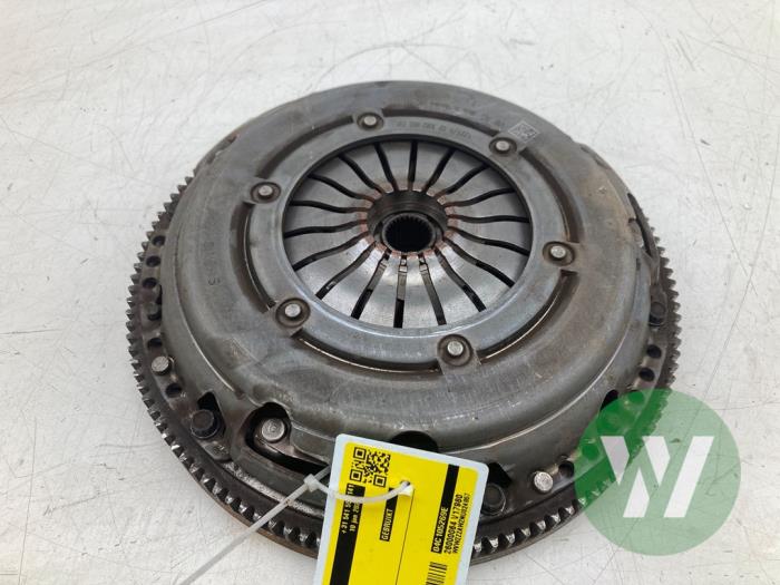 Gebrauchte Schwungrad Volkswagen Polo VI (AW1) 1.0 MPI 12V Preis € 82,95 Margenregelung angeboten von Wessel Parts & Service B.V.
