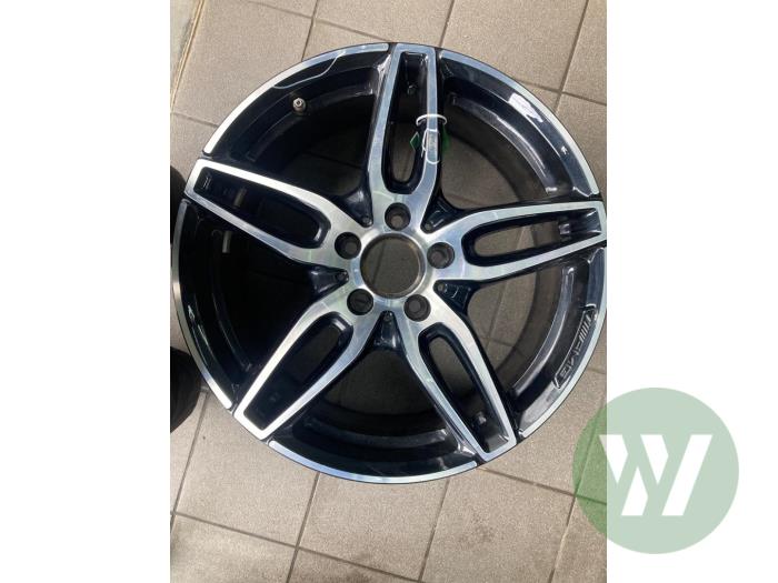 Używane Obrecz Mercedes CLA (117.3) 1.6 CLA-180 16V Cena € 208,95 Procedura marży oferowane przez Wessel Parts & Service B.V.