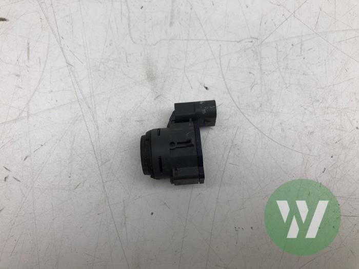 Usados Sensor PDC Audi S3 Limousine (GYL) Precio € 36,75 Norma de margen ofrecido por Wessel Parts & Service B.V.