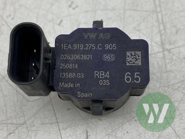 Usados Sensor PDC Audi S3 Limousine (GYL) Precio € 36,75 Norma de margen ofrecido por Wessel Parts & Service B.V.