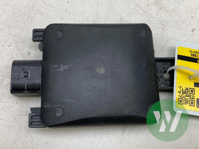 Begagnade Dödvinkelsensor Volkswagen Tiguan Allspace (BW2) 2.0 TDI 16V 4Motion Pris € 131,25 Marginaltabell erbjuds av Wessel Parts & Service B.V.