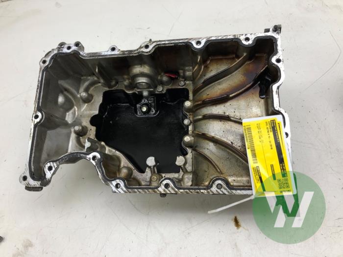 Begagnade Oljetråg Opel Astra K 1.4 Turbo 16V Pris € 78,75 Marginaltabell erbjuds av Wessel Parts & Service B.V.