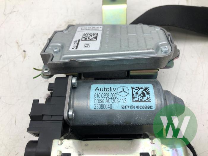 Begagnade Bältessträckare, höger Mercedes E (W212) E-200 CDI 16V BlueEfficiency,BlueTEC Pris € 72,45 Marginaltabell erbjuds av Wessel Parts & Service B.V.