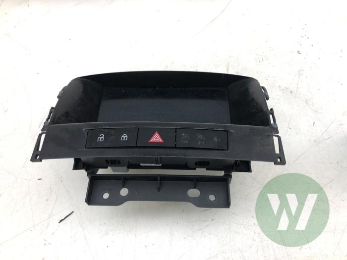 Usagé Affichage intérieur Opel Astra J Sports Tourer (PD8/PE8/PF8) 2.0 CDTI 16V 160 Prix € 152,25 Règlement à la marge proposé par Wessel Parts & Service B.V.