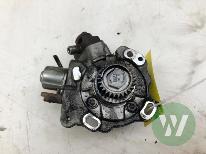 Used Diesel pump Toyota ProAce 2.0 D-4D 177 16V Worker Price € 313,95 Margin scheme offered by Wessel Parts & Service B.V.