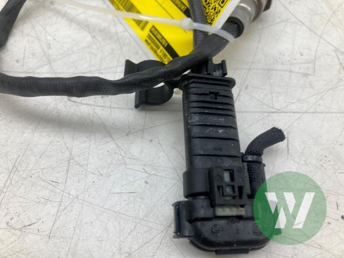 Sonde lambda d'un BMW 5 serie Touring (G31) 520d xDrive 2.0 TwinPower Turbo 16V 2020