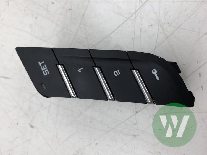 Używane Przelacznik Porsche Macan (95B) 3.0 S Diesel V6 24V Cena € 30,45 Procedura marży oferowane przez Wessel Parts & Service B.V.