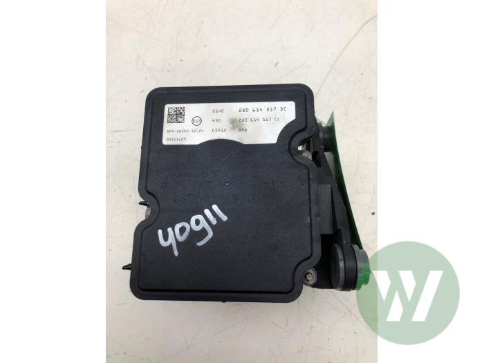 Usagé Pompe ABS Skoda Fabia IV (PJ3) 1.0 TSI 12V Prix € 156,45 Règlement à la marge proposé par Wessel Parts & Service B.V.