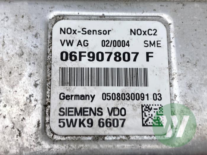 Nox Sensor van een Volkswagen Touran (1T1/T2) 2.0 FSI 16V 2005