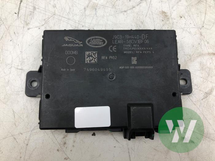 Używane Modul keyless vehicle Jaguar E-Pace 2.0 P300 Turbo 16V AWD Cena € 93,45 Procedura marży oferowane przez Wessel Parts & Service B.V.