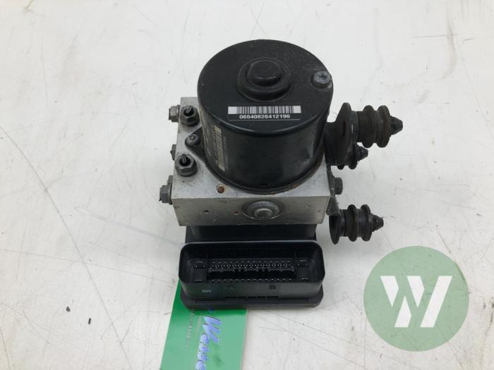 Usagé Bloc ABS Volkswagen Touran (1T1/T2) 1.4 16V TSI 140 Prix € 61,95 Règlement à la marge proposé par Wessel Parts & Service B.V.