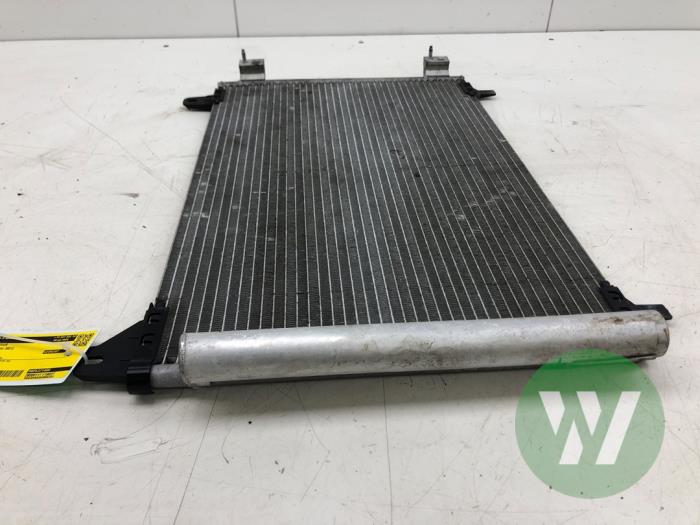 Usagé Radiateur clim Opel Mokka 1.2 Turbo 12V Prix € 68,25 Règlement à la marge proposé par Wessel Parts & Service B.V.