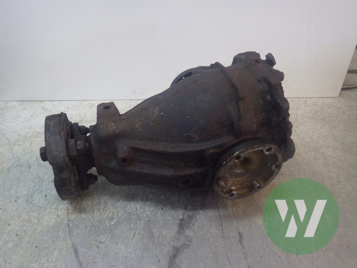Usagé Différentiel arrière Mercedes C Combi (S202) 2.5 C-250 TDT 20V Prix € 183,75 Règlement à la marge proposé par Wessel Parts & Service B.V.