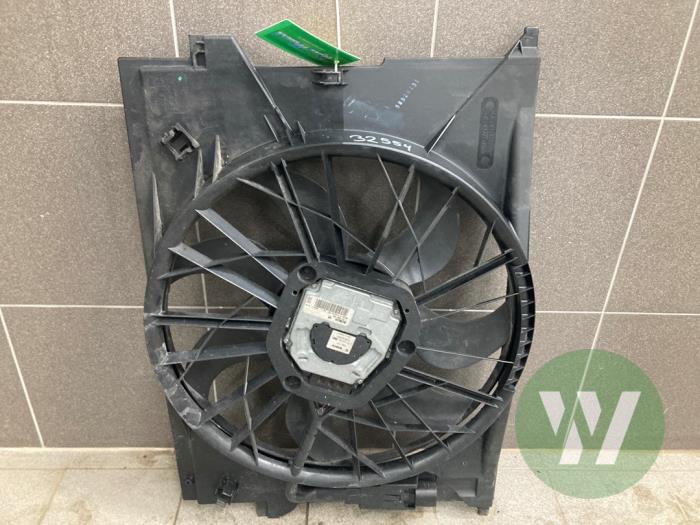 Begagnade Fläktmotor Mercedes CLS (C219) 350 3.5 V6 18V Pris € 103,95 Marginaltabell erbjuds av Wessel Parts & Service B.V.