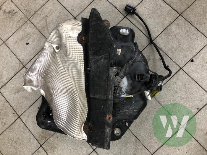 Gebrauchte Adblue Tank Porsche Macan (95B) 3.0 S Diesel V6 24V Preis € 943,95 Margenregelung angeboten von Wessel Parts & Service B.V.