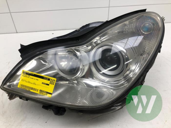 Używane Reflektor lewy Mercedes CLS (C219) 350 3.5 V6 18V Cena € 628,95 Procedura marży oferowane przez Wessel Parts & Service B.V.