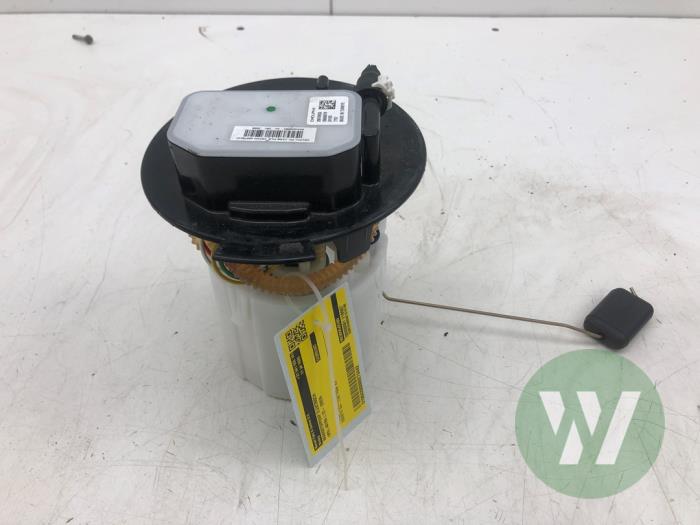 Usagé Pompe à carburant Opel Astra L Sports Tourer (F4/FC/FN/FR) 1.2 Turbo 130 12V Prix € 61,95 Règlement à la marge proposé par Wessel Parts & Service B.V.