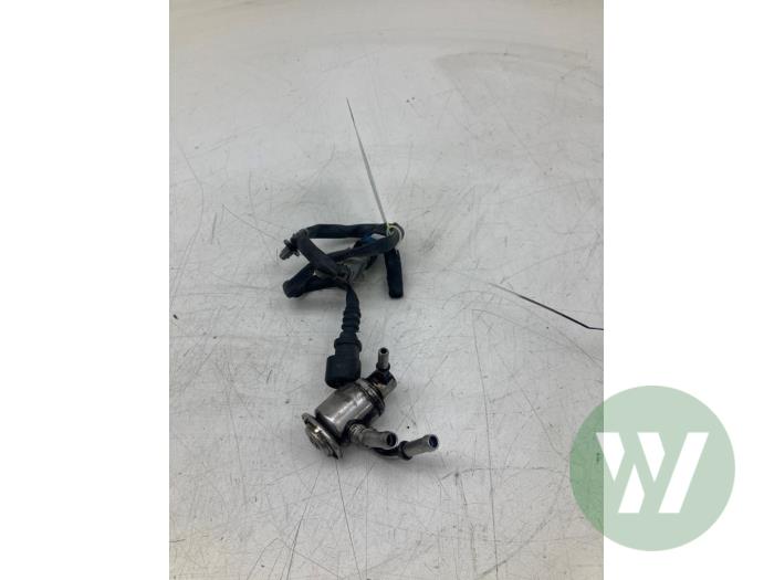 Usados Inyector Adblue Mercedes Citan (420.6) 1.5 112 CDI Precio € 93,45 Norma de margen ofrecido por Wessel Parts & Service B.V.