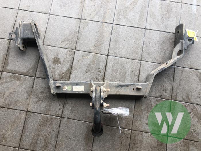 Usagé Attache remorque Kia Sorento IV (MQ4) 1.6 T-GDi Hybrid 16V 2WD Prix € 261,45 Règlement à la marge proposé par Wessel Parts & Service B.V.