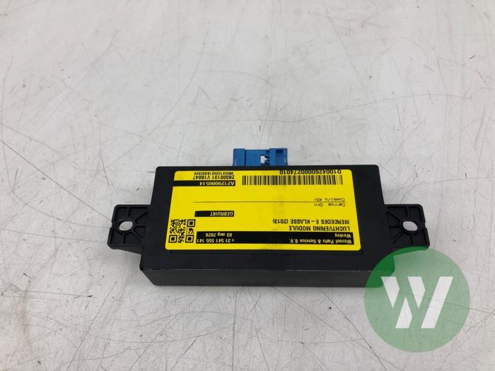 Gebrauchte Luftfederung Modul Mercedes E Estate (S212) E-220 CDI 16V BlueEfficiency Preis € 30,45 Margenregelung angeboten von Wessel Parts & Service B.V.