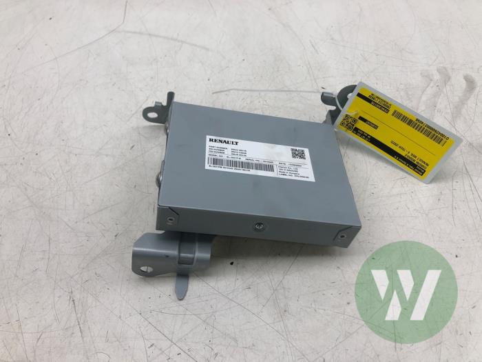 Usados Módulo de cámara Renault Megane E-Tech (RCB) 60 kWh Precio € 313,95 Norma de margen ofrecido por Wessel Parts & Service B.V.