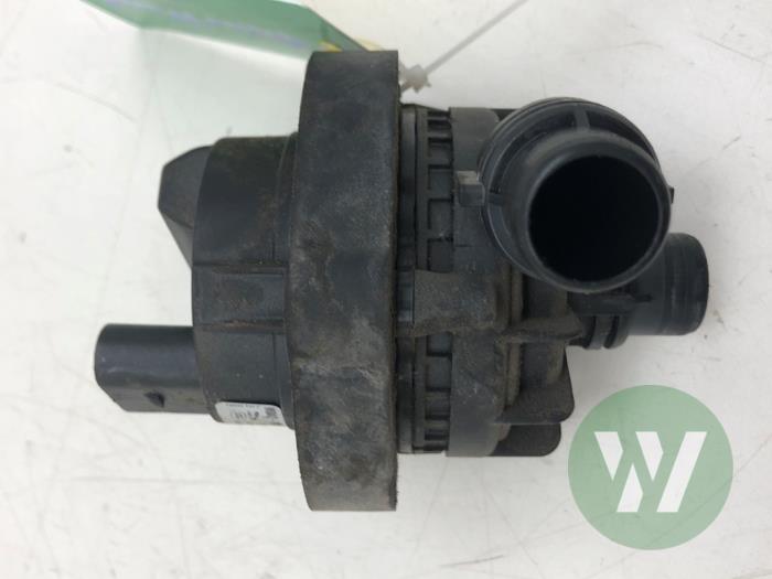 Begagnade Vattenpump Landrover Range Rover Velar (LY) 2.0 16V P400e AWD Pris € 47,25 Marginaltabell erbjuds av Wessel Parts & Service B.V.