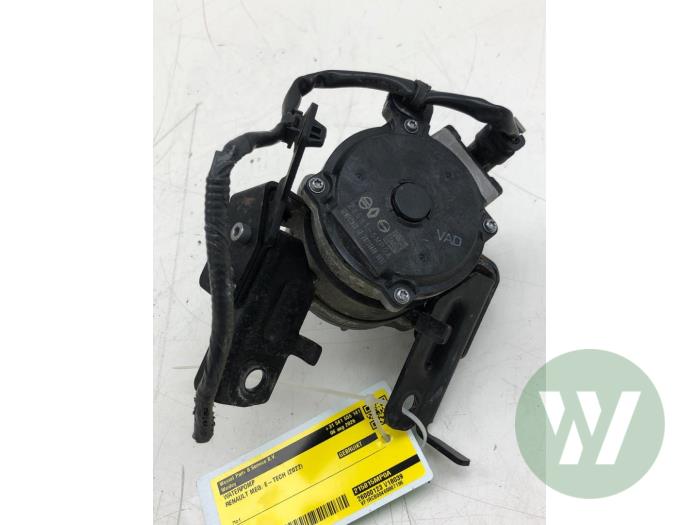 Używane Pompa wodna Renault Megane E-Tech (RCB) 60 kWh Cena € 183,75 Procedura marży oferowane przez Wessel Parts & Service B.V.