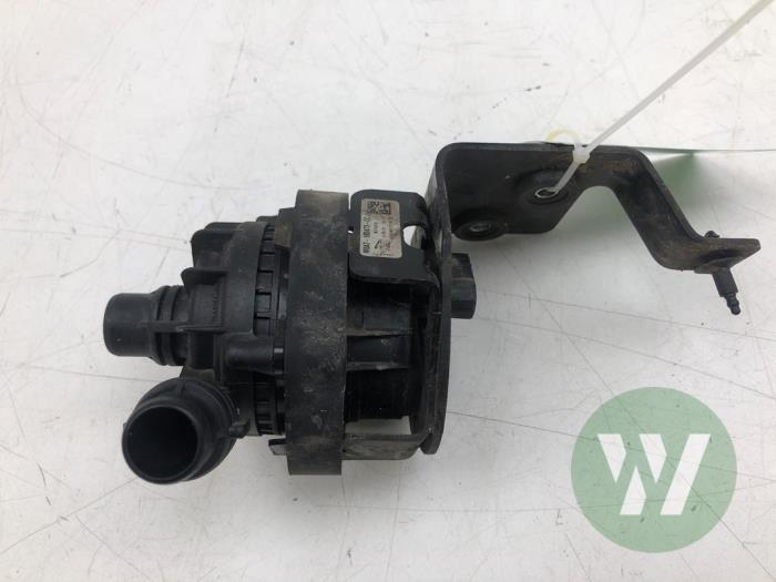 Begagnade Vattenpump Landrover Range Rover Velar (LY) 2.0 16V P400e AWD Pris € 152,25 Marginaltabell erbjuds av Wessel Parts & Service B.V.