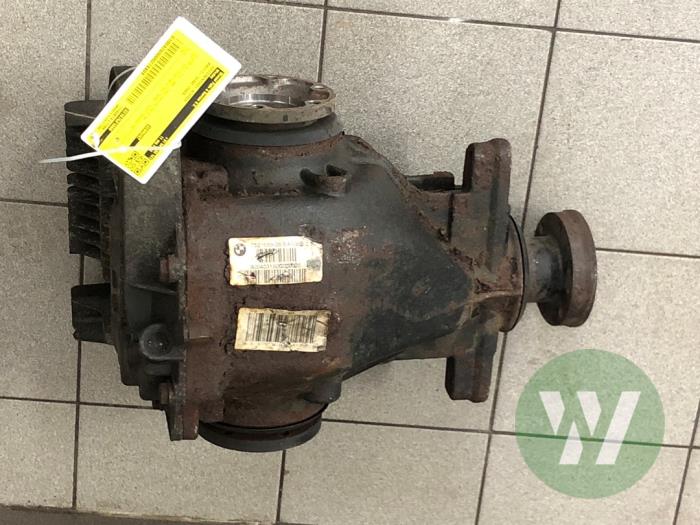 Gebrauchte Differential hinten BMW 5 serie (E60) Preis € 156,45 Margenregelung angeboten von Wessel Parts & Service B.V.