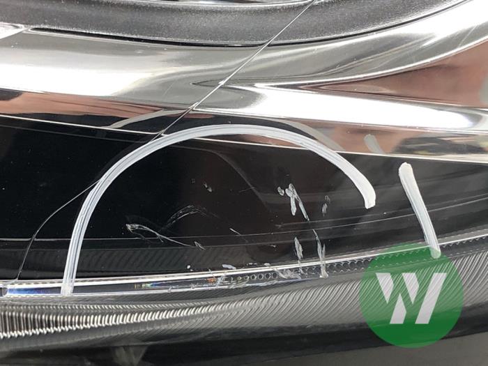 Gebrauchte Scheinwerfer links Mercedes Sprinter Tourer 3,5t (907.7) 319 CDI 2.0 D RWD Preis auf Anfrage angeboten von Wessel Parts & Service B.V.