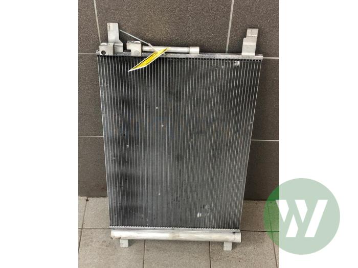 Usagé Radiateur clim Skoda Octavia Combi (NXAC) 1.5 TSI 16V Prix € 93,45 Règlement à la marge proposé par Wessel Parts & Service B.V.