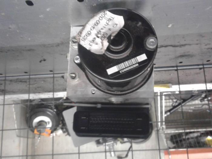 Begagnade ABS-pump Ford Focus 2 1.6 TDCi 16V 90 Pris € 166,95 Marginaltabell erbjuds av Wessel Parts & Service B.V.