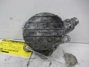 Usados Bomba de vacío (diésel) Renault Master Precio € 65,00 Norma de margen ofrecido por Autobedrijf G.H. Wessel B.V.
