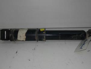 Used Rear shock absorber, right Renault Kangoo Express (FW) 1.5 dCi 85 Price € 25,00 Margin scheme offered by Autobedrijf G.H. Wessel B.V.
