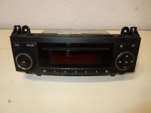 Used Radio CD player Mercedes A (W169) 2.0 A-180 CDI 16V Price € 75,00 Margin scheme offered by Autobedrijf G.H. Wessel B.V.