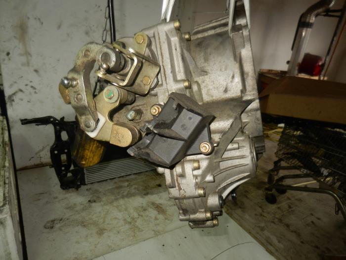 Gearbox from a MINI Mini One/Cooper (R50)  2006