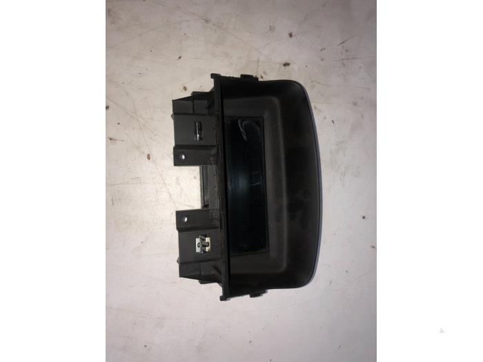 Begagnade Innerdisplay Chevrolet Cruze 2.0 D 16V Pris € 78,75 Marginaltabell erbjuds av Wessel Parts & Service B.V.