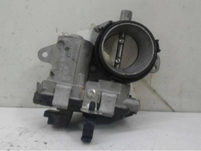 Gebrauchte Drosselklappengehäuse Peugeot 206+ (2L/M) 1.1 XR,XS Preis € 93,45 Margenregelung angeboten von Wessel Parts & Service B.V.