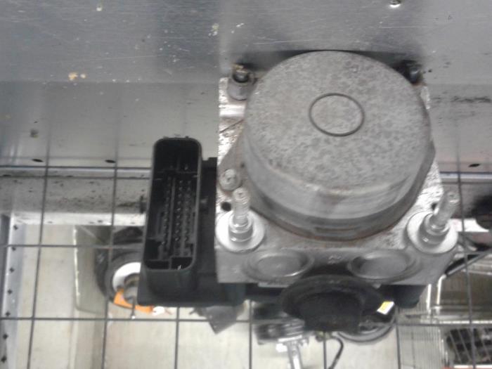 Begagnade ABS-pump Ford Ka II 1.2 Pris € 78,75 Marginaltabell erbjuds av Wessel Parts & Service B.V.