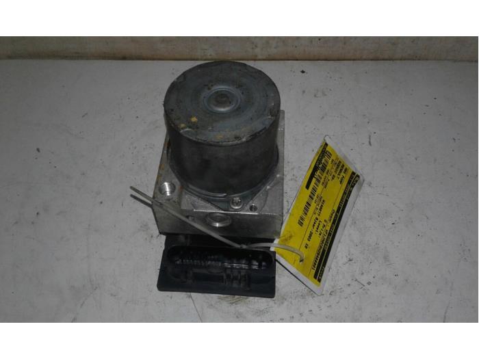Usagé Bloc ABS Renault Scénic II (JM) 1.6 16V Prix € 40,95 Règlement à la marge proposé par Wessel Parts & Service B.V.